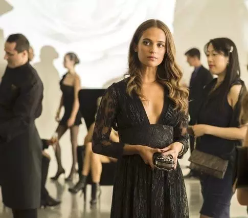 Шеф Адам Джонс 2015 скачать с торрента Шеф Адам Джонс 2015 скачать с торрента