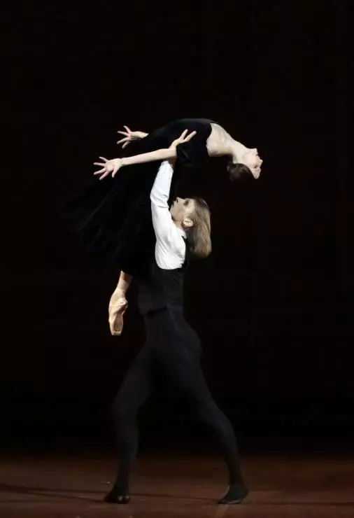 Дама с камелиями 2015 скачать с торрента Дама с камелиями 2015 скачать с торрента