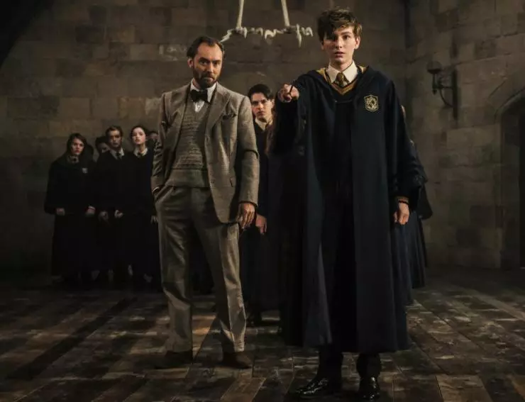 Фантастические твари: Преступления Грин-де-Вальда 2018 скачать с торрента Фантастические твари: Преступления Грин-де-Вальда 2018 скачать с торрента