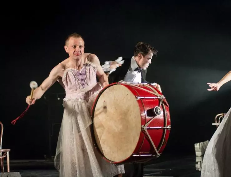 Барабаны в ночи 2018 скачать через торрент бесплатно Барабаны в ночи 2018 скачать через торрент бесплатно