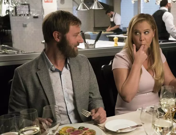 Красотка на всю голову 2018 скачать с торрента Красотка на всю голову 2018 скачать с торрента