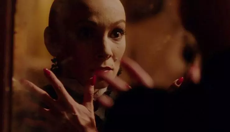 Маленькое красное платье 2018 скачать с торрента Маленькое красное платье 2018 скачать с торрента