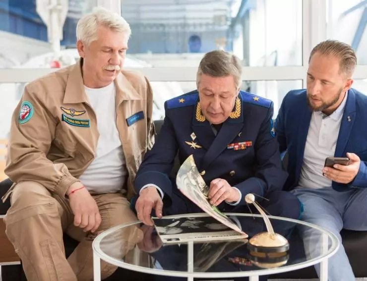 Команда Б 2017 скачать через торрент бесплатно Команда Б 2017 скачать через торрент бесплатно