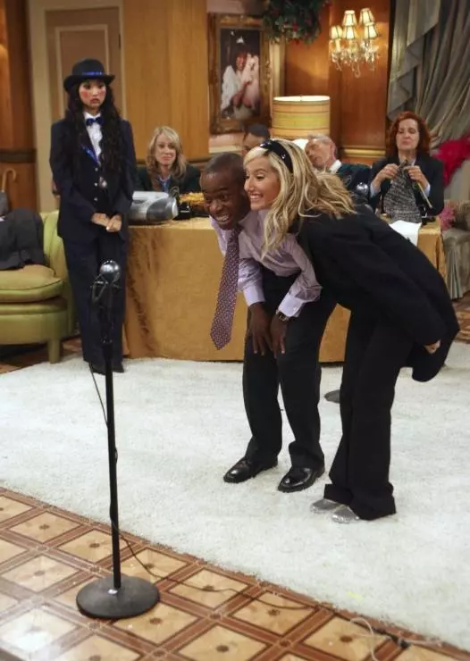 Все тип-топ, или Жизнь Зака и Коди 2005 скачать через торрент бесплатно Все тип-топ, или Жизнь Зака и Коди 2005 скачать через торрент бесплатно