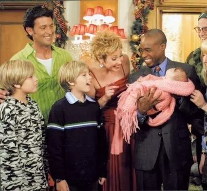 Все тип-топ, или Жизнь Зака и Коди 2005 скачать торрентом Все тип-топ, или Жизнь Зака и Коди 2005 скачать торрентом