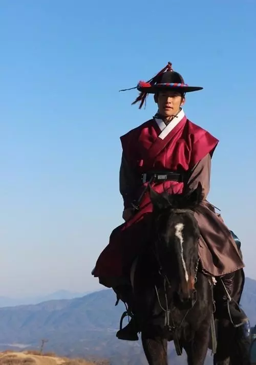 Принц с чердака 2012 скачать торрентом Принц с чердака 2012 скачать торрентом