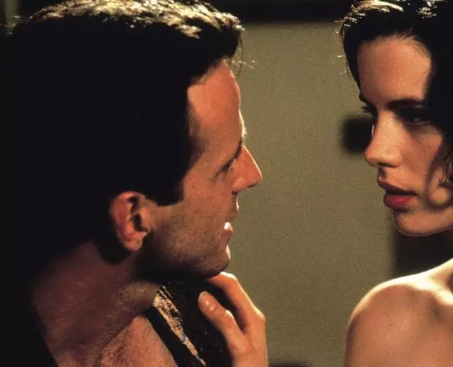 Дом призраков 1995 скачать через торрент бесплатно Дом призраков 1995 скачать через торрент бесплатно