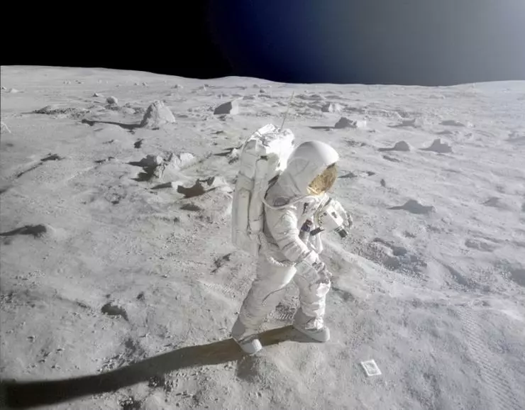 Путешествие на Луну 3D 2005 скачать торрентом Путешествие на Луну 3D 2005 скачать торрентом