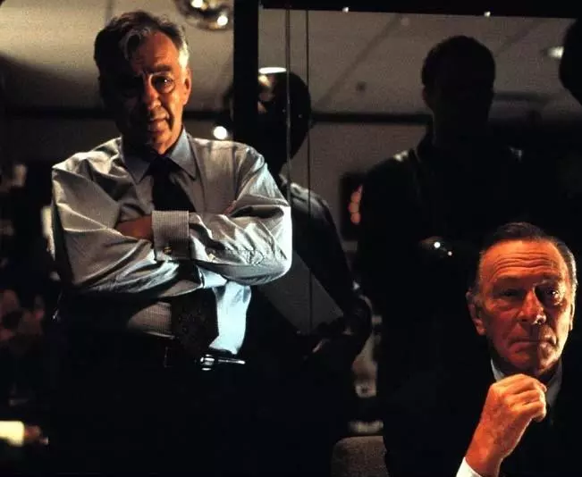 Свой человек 1999 скачать торрентом Свой человек 1999 скачать торрентом