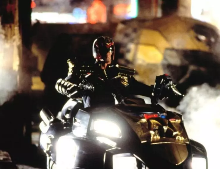 Судья Дредд 1995 скачать с торрента Судья Дредд 1995 скачать с торрента