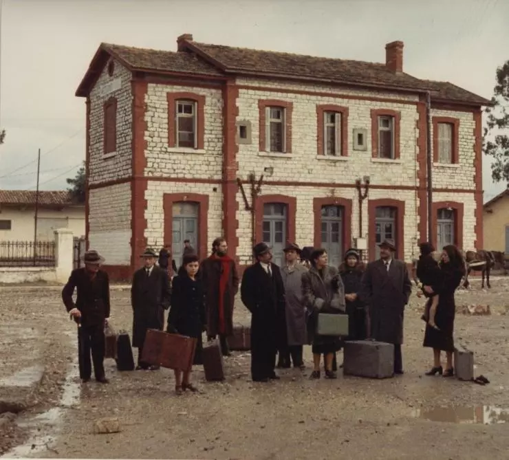 Комедианты 1975 скачать с торрента Комедианты 1975 скачать с торрента