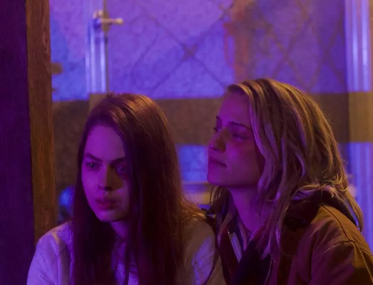 Впадина в земле 2017 скачать торрентом Впадина в земле 2017 скачать торрентом