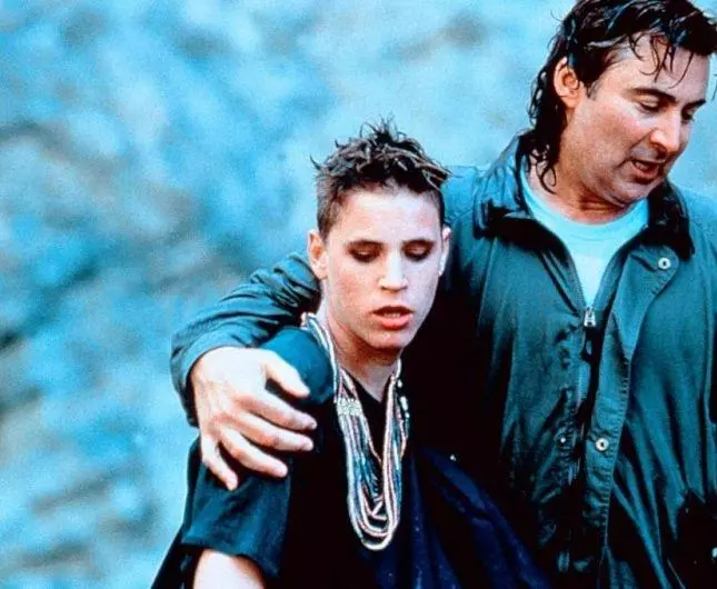 Поспешное бегство 1991 скачать через торрент бесплатно Поспешное бегство 1991 скачать через торрент бесплатно