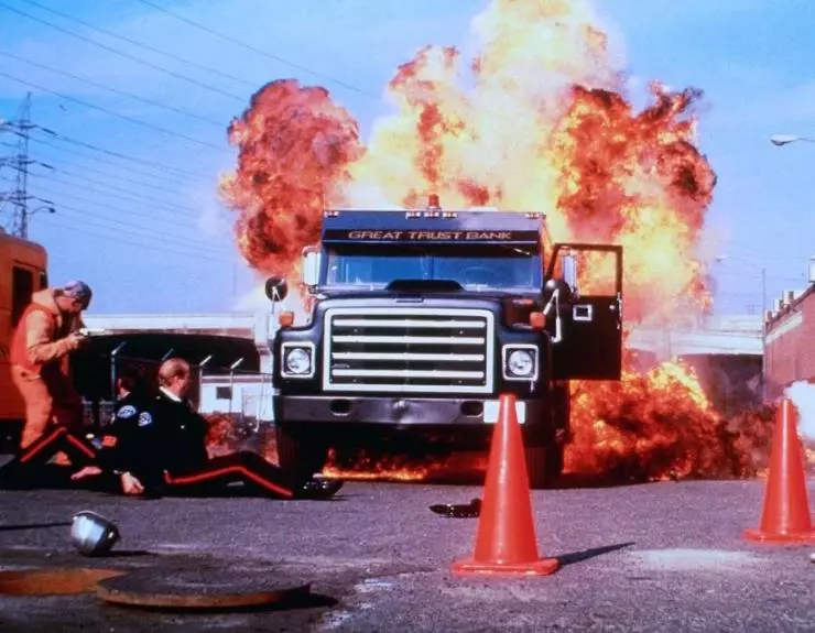 Харлей Дэвидсон и ковбой Мальборо 1991 скачать с торрента Харлей Дэвидсон и ковбой Мальборо 1991 скачать с торрента