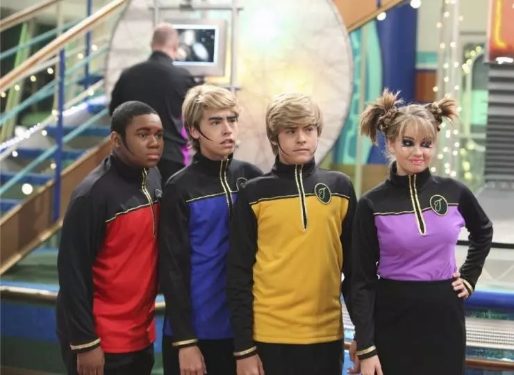 Всё тип-топ, или Жизнь на палубе 2008 скачать торрентом Всё тип-топ, или Жизнь на палубе 2008 скачать торрентом