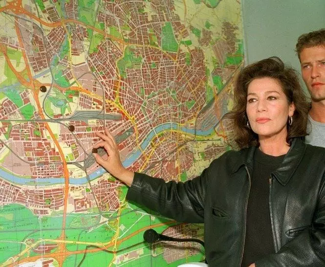 Женщина-комиссар 1994 скачать через торрент бесплатно Женщина-комиссар 1994 скачать через торрент бесплатно