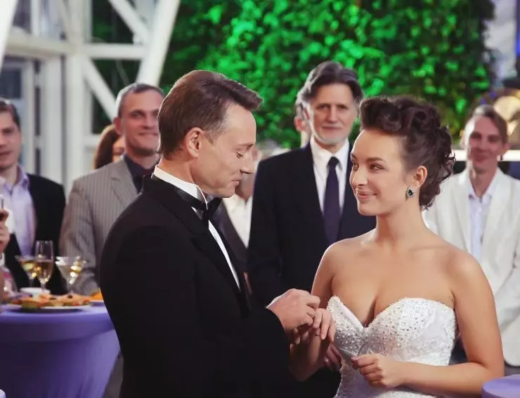 Незнакомка в зеркале 2017 скачать торрентом Незнакомка в зеркале 2017 скачать торрентом