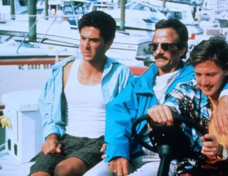 Уик-энд у Берни 1989 скачать через торрент бесплатно Уик-энд у Берни 1989 скачать через торрент бесплатно