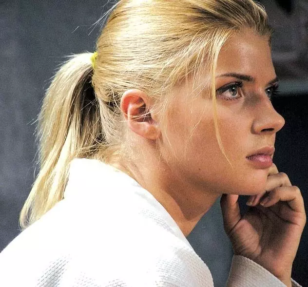 Влюблен и безоружен 2010 скачать торрентом Влюблен и безоружен 2010 скачать торрентом