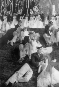 Золотоискатели 1933-го года 1933 скачать с торрента Золотоискатели 1933-го года 1933 скачать с торрента