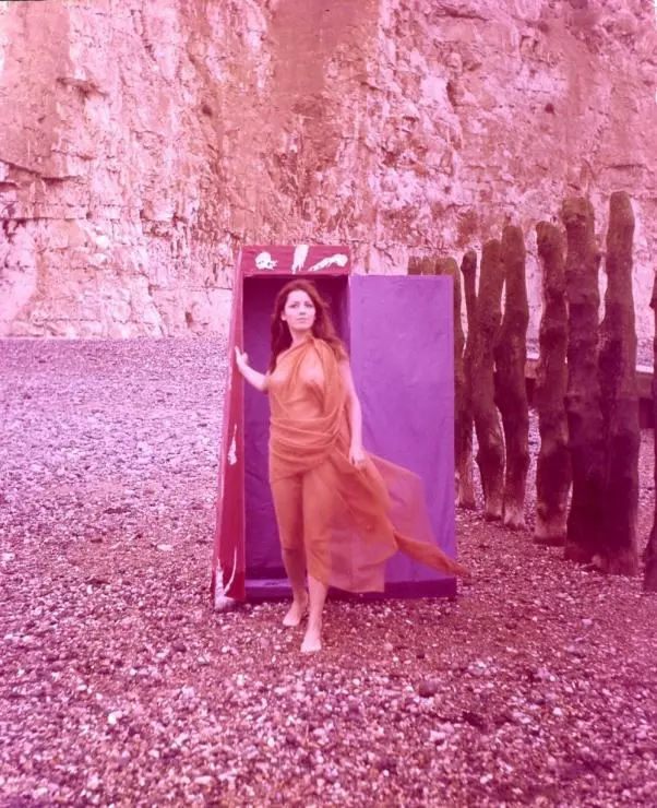 Обнаженный вампир 1970 скачать торрентом Обнаженный вампир 1970 скачать торрентом