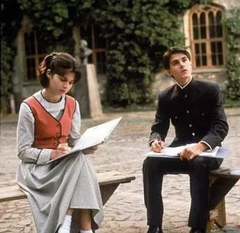 Парикмахерша и чудовище 1997 скачать с торрента Парикмахерша и чудовище 1997 скачать с торрента