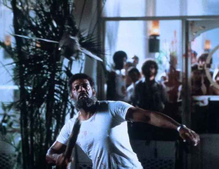 Пираньи 2: Нерест 1981 скачать с торрента Пираньи 2: Нерест 1981 скачать с торрента