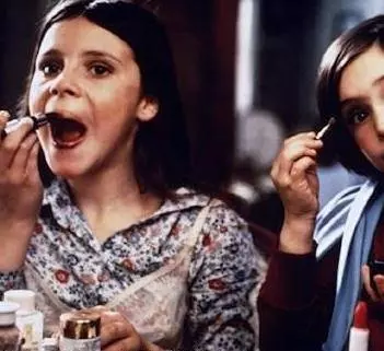 Выкорми ворона 1975 скачать торрентом Выкорми ворона 1975 скачать торрентом