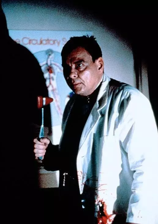 Хихикающий доктор 1992 скачать торрентом Хихикающий доктор 1992 скачать торрентом