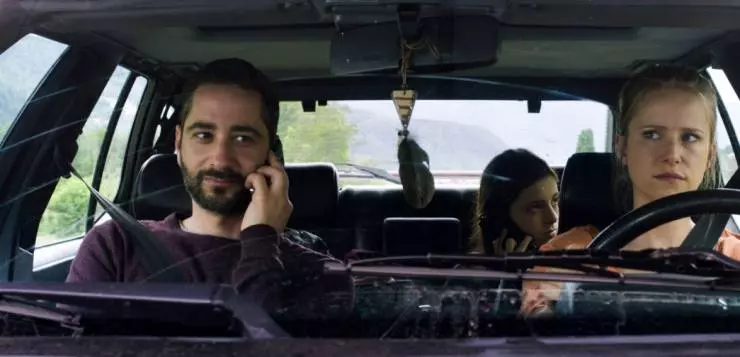 Амели бежит 2017 скачать через торрент бесплатно Амели бежит 2017 скачать через торрент бесплатно