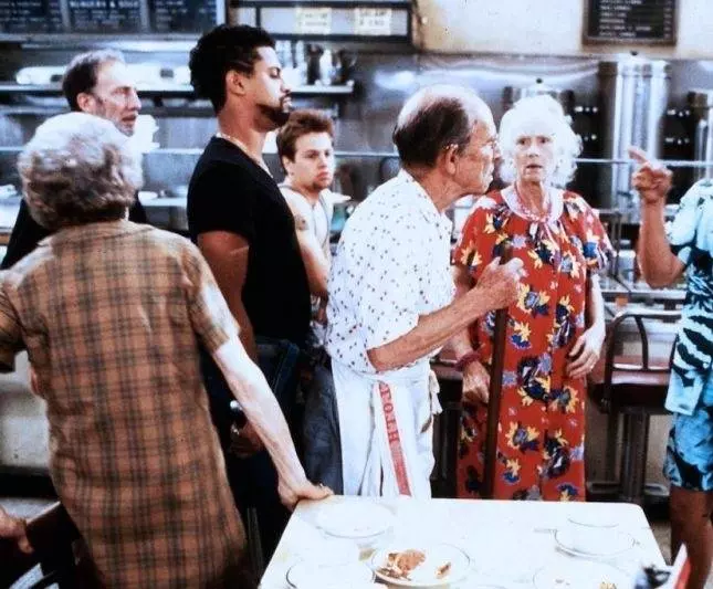 Батарейки не прилагаются 1987 скачать через торрент бесплатно Батарейки не прилагаются 1987 скачать через торрент бесплатно