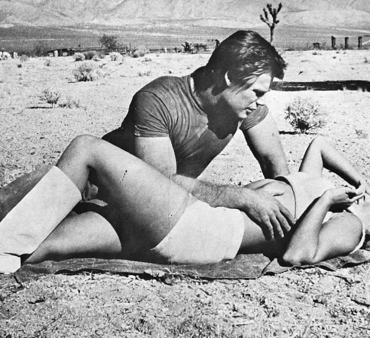 Быстрее, кошечка! Убей, убей! 1965 скачать торрентом Быстрее, кошечка! Убей, убей! 1965 скачать торрентом