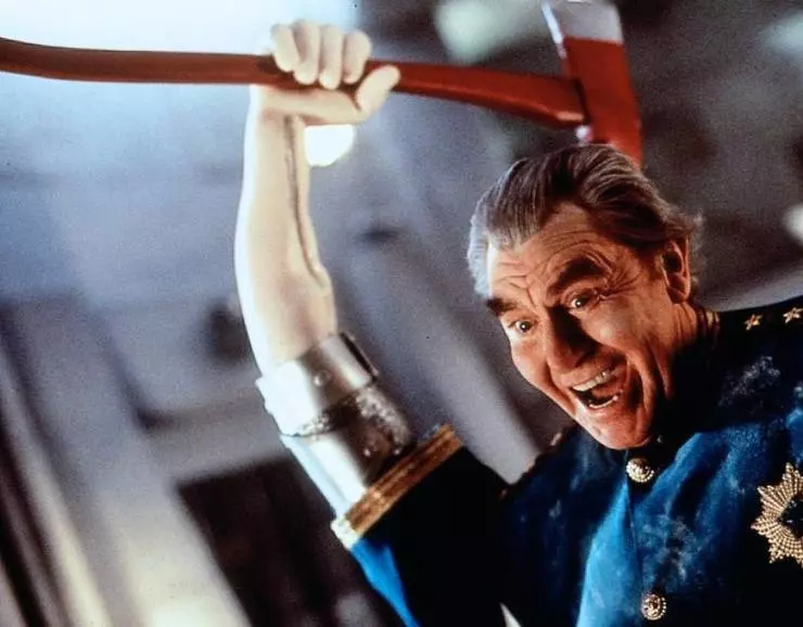 Неистребимый шпион 1996 скачать с торрента Неистребимый шпион 1996 скачать с торрента