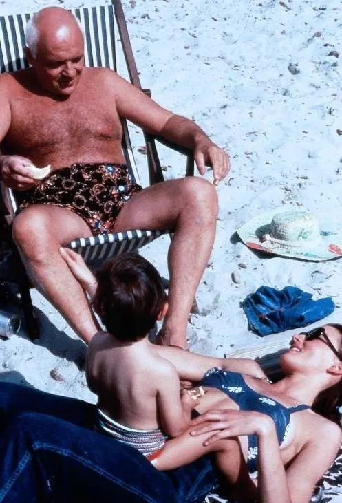 Прожить жизнь с Пикассо 1996 скачать с торрента Прожить жизнь с Пикассо 1996 скачать с торрента