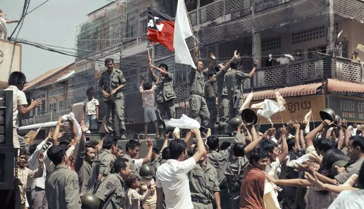 Сначала они убили моего отца 2017 скачать с торрента Сначала они убили моего отца 2017 скачать с торрента