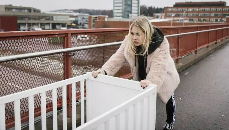 Глупое юное сердце 2018 скачать торрентом Глупое юное сердце 2018 скачать торрентом