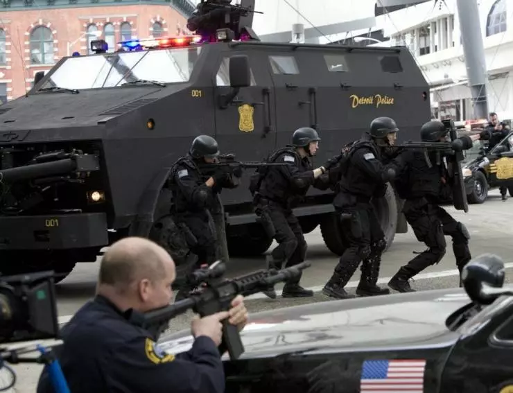 S.W.A.T.: Огненная буря 2010 скачать через торрент бесплатно S.W.A.T.: Огненная буря 2010 скачать через торрент бесплатно