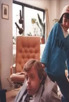 Резиновый Тарзан 1981 скачать с торрента Резиновый Тарзан 1981 скачать с торрента