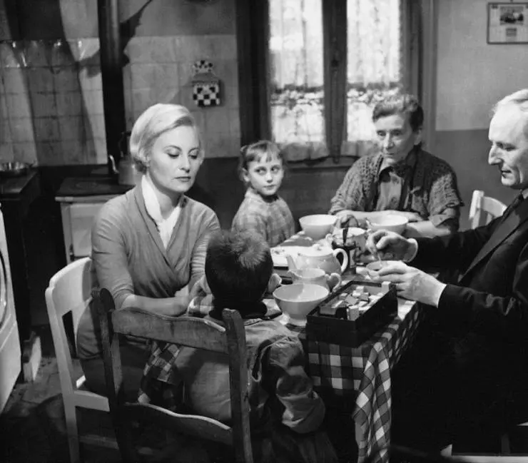 Призрачное счастье 1958 скачать через торрент бесплатно Призрачное счастье 1958 скачать через торрент бесплатно