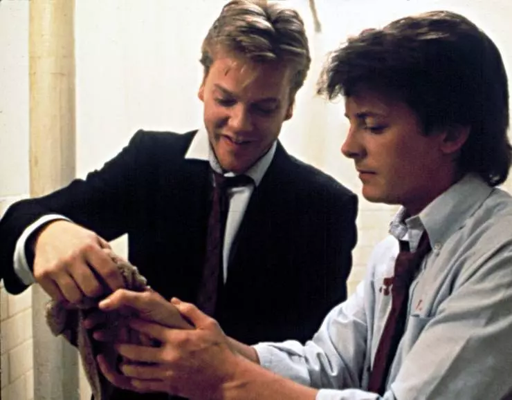 Яркие огни, большой город 1988 скачать через торрент бесплатно Яркие огни, большой город 1988 скачать через торрент бесплатно