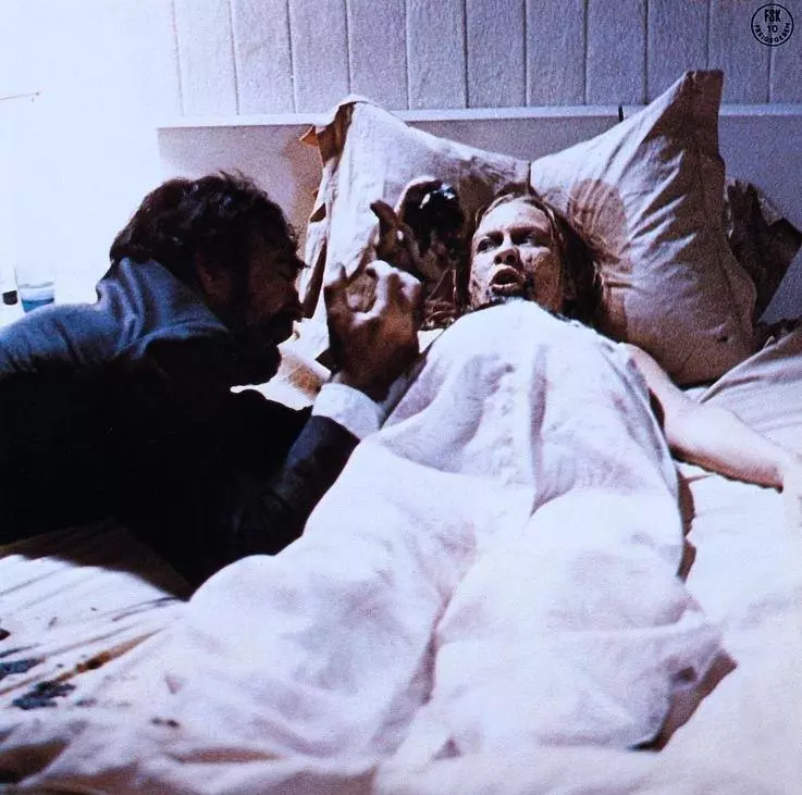 За дверью 1974 скачать с торрента За дверью 1974 скачать с торрента