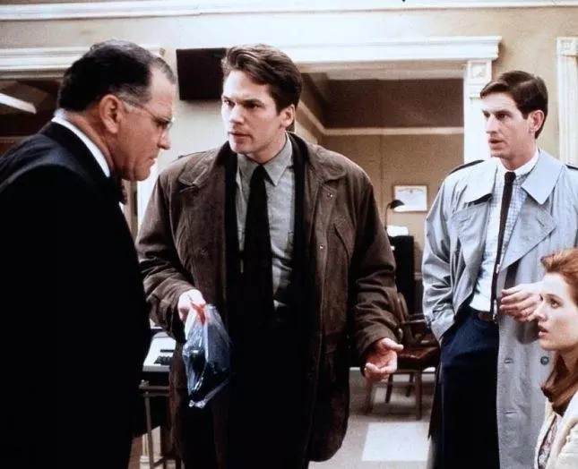 Пистолет в сумочке Бетти Лу 1992 скачать через торрент бесплатно Пистолет в сумочке Бетти Лу 1992 скачать через торрент бесплатно