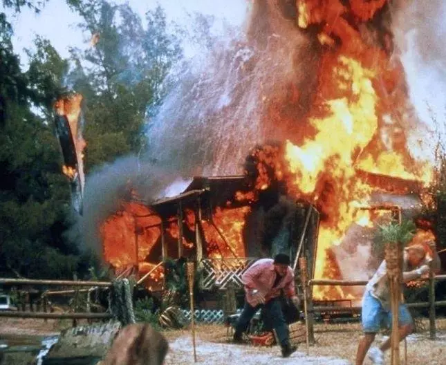 Остров МакКинси 1998 скачать торрентом Остров МакКинси 1998 скачать торрентом