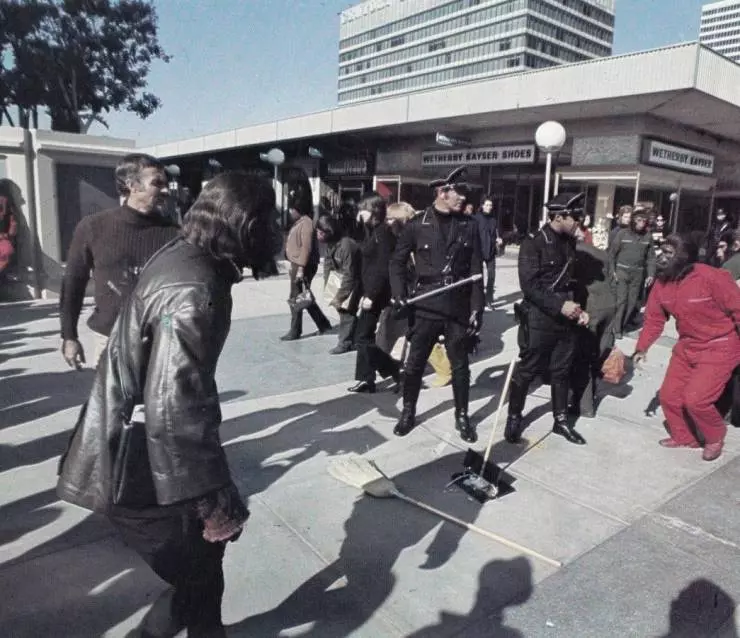 Завоевание планеты обезьян 1972 скачать с торрента Завоевание планеты обезьян 1972 скачать с торрента