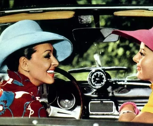 Грязные фото для дамы вне всяких подозрений 1970 скачать с торрента Грязные фото для дамы вне всяких подозрений 1970 скачать с торрента