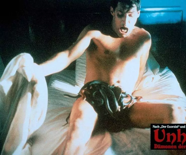 Слуга дьявола 1988 скачать через торрент бесплатно Слуга дьявола 1988 скачать через торрент бесплатно