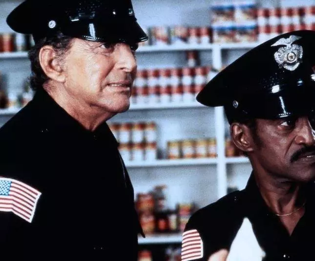 Гонки «Пушечное ядро» 2 1984 скачать через торрент бесплатно Гонки «Пушечное ядро» 2 1984 скачать через торрент бесплатно