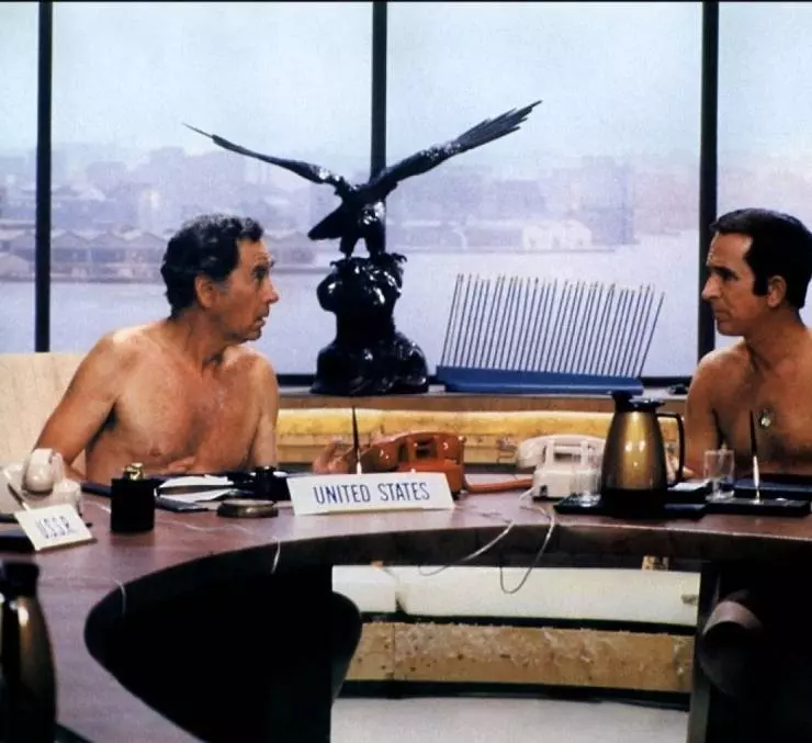 Обнаженная Бомба 1980 скачать торрентом Обнаженная Бомба 1980 скачать торрентом