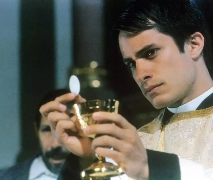 Тайна отца Амаро 2002 скачать торрентом Тайна отца Амаро 2002 скачать торрентом