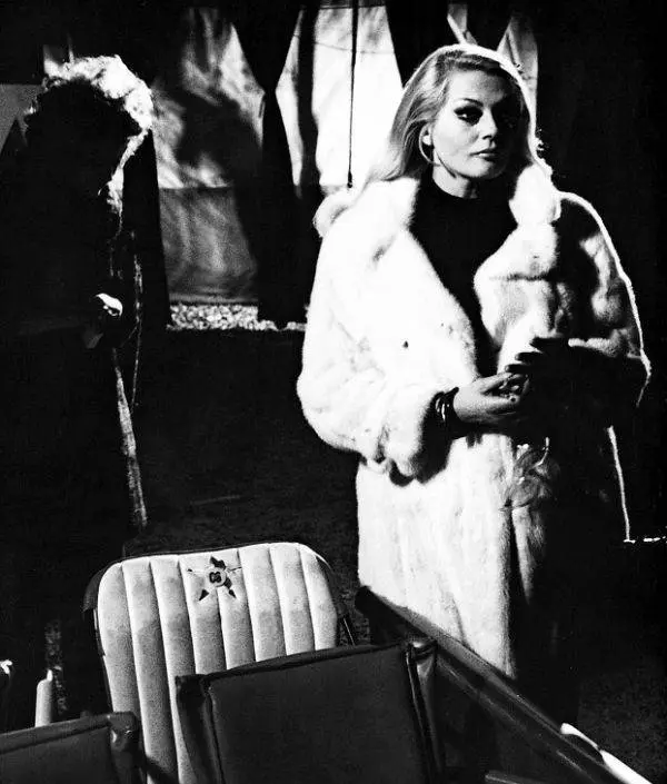 Клоуны 1970 скачать с торрента Клоуны 1970 скачать с торрента